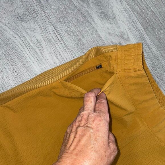 Athleta Textured Brooklyn Jogger Women’s 10 Mustard Lightweight Athleisure Pant - Picture 12 of 12